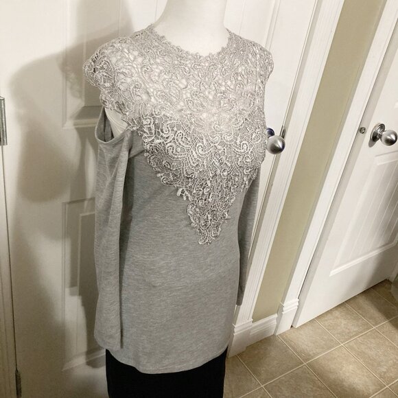 YOINS Heathered grey cold-shoulder lace top ~ SMALL MEDIUM peak-a-boo shirt - Picture 5 of 14